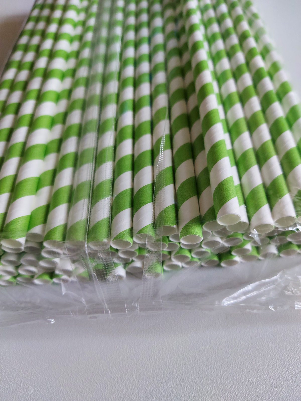 Papírová brčka JUMBO pruhovaná zeleno-bílá 8/250 mm (100 ks) - Obrázek 3