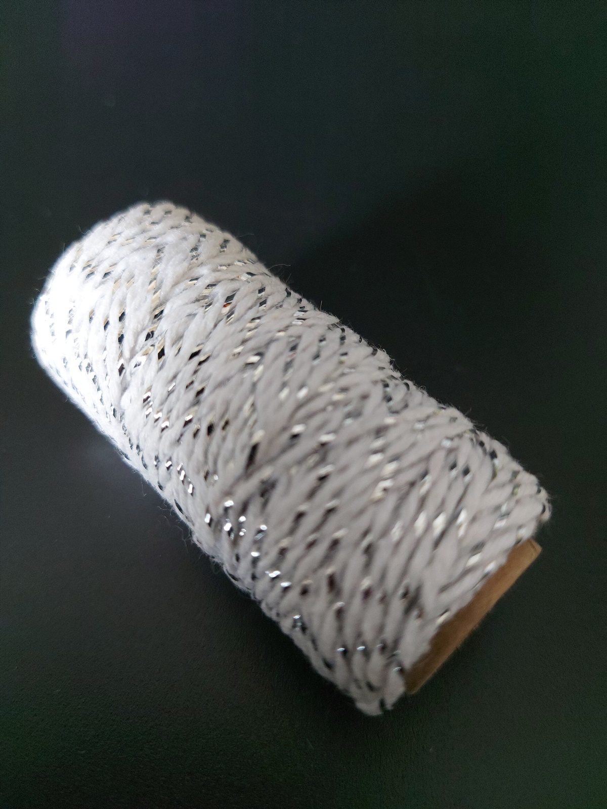 Provázek bavlněný s lurexem bílá-stříbrná, průměr 1,5 mm - Obrázek 2