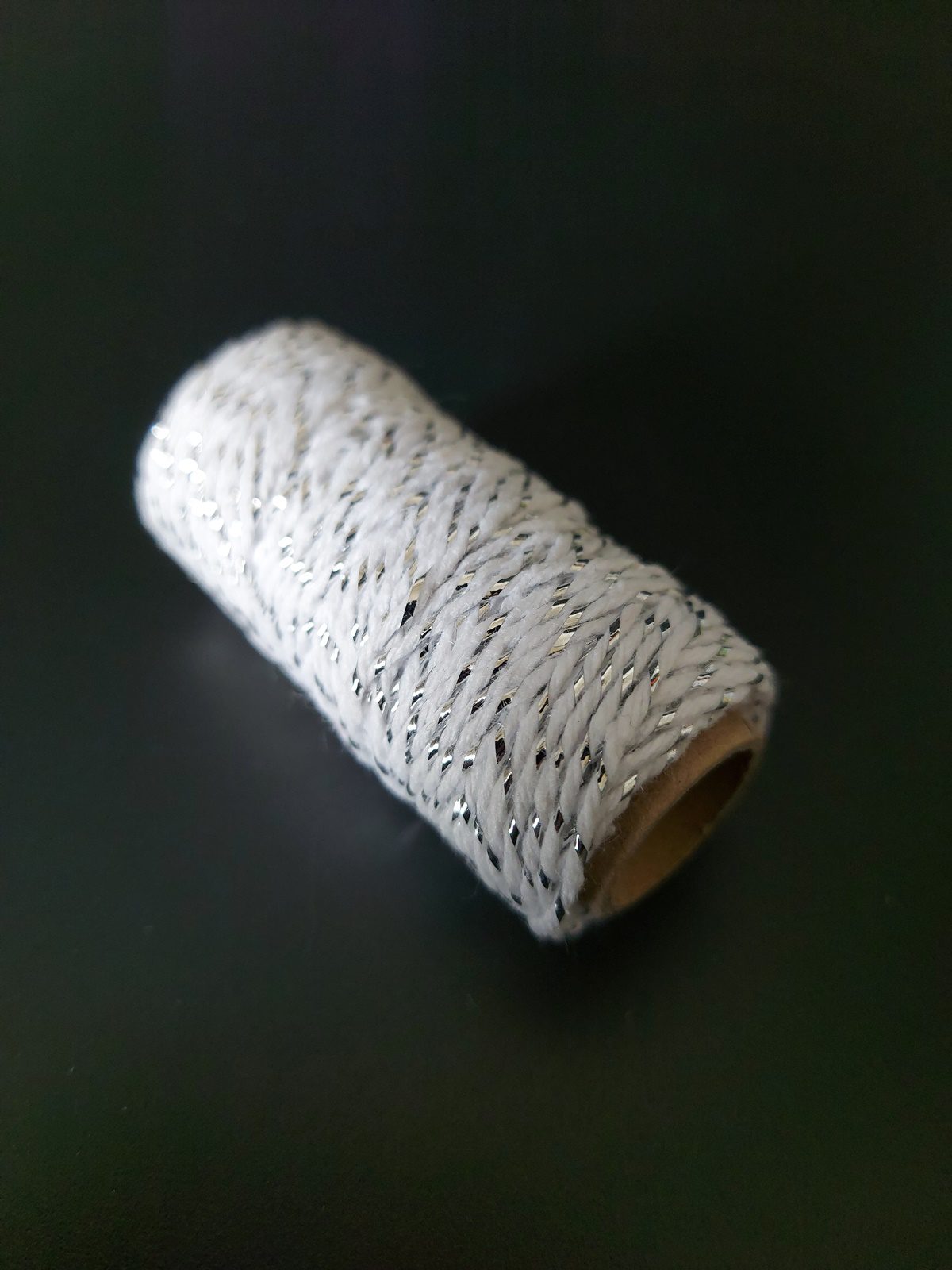 Provázek bavlněný s lurexem bílá-stříbrná, průměr 1,5 mm - Obrázek 3